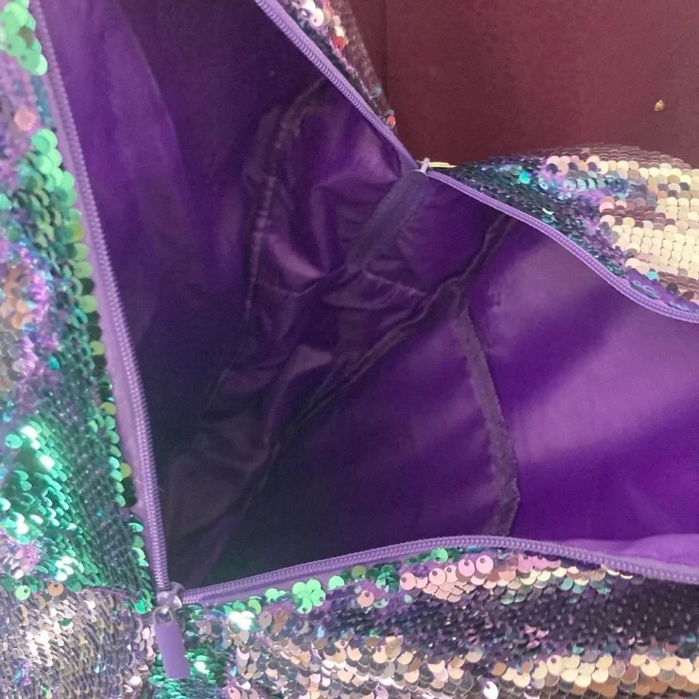 The Unbranded Brand purple green